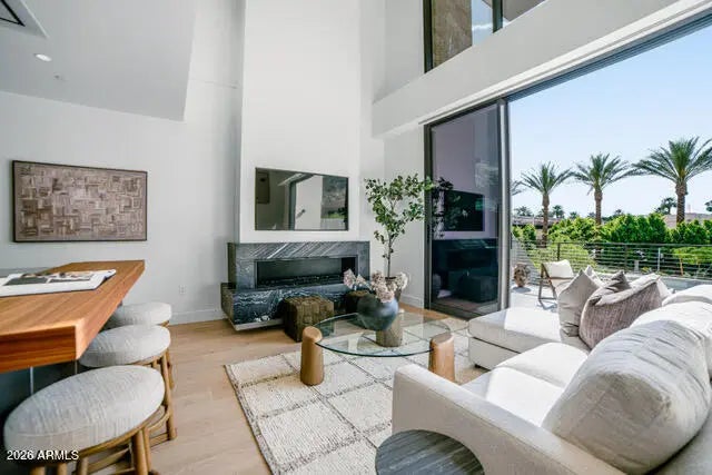 Photo of Listing #6960621