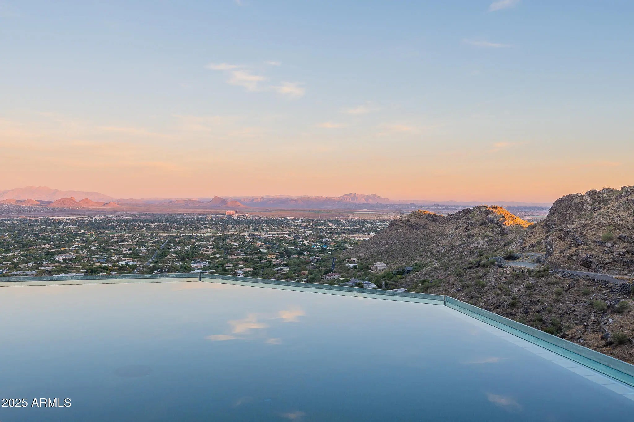 Photo of Listing #6960497