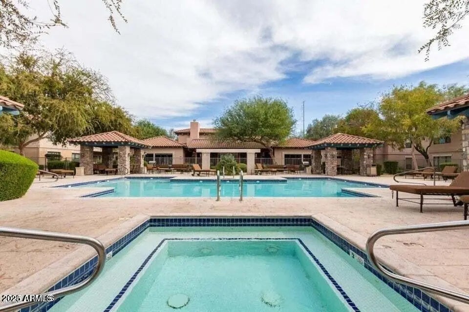 Photo of Listing #6960370