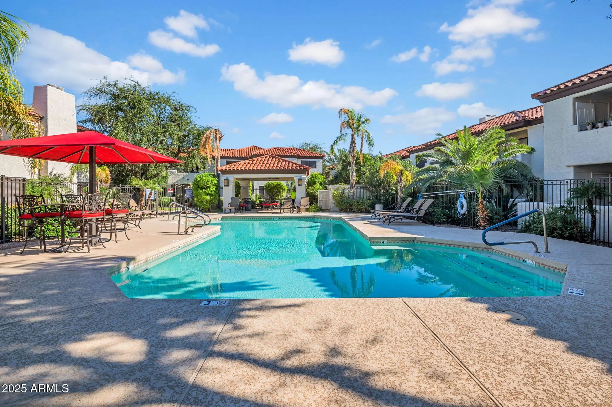 Photo of Listing #6960896