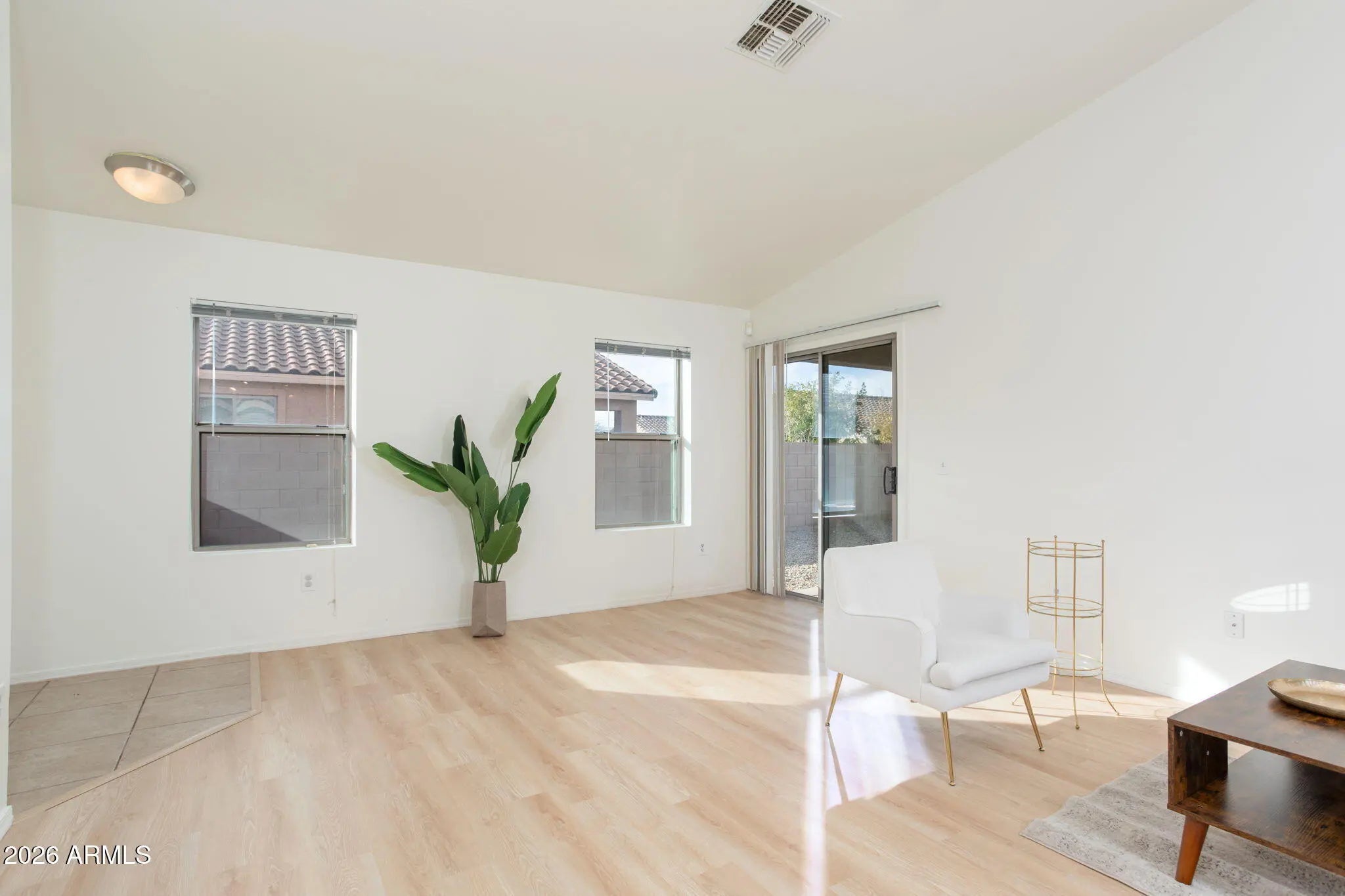 Photo of Listing #6960912