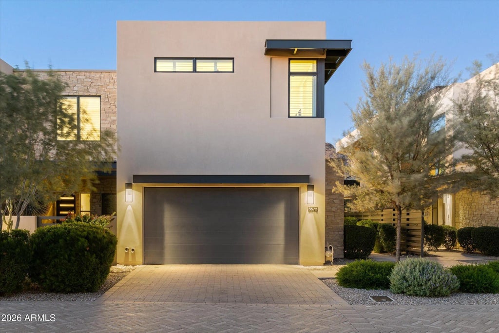5572 E Stella Lane, Paradise Valley