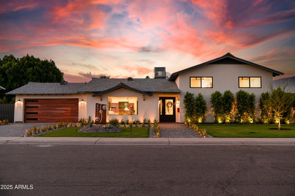 8532 E San Miguel Avenue, Scottsdale