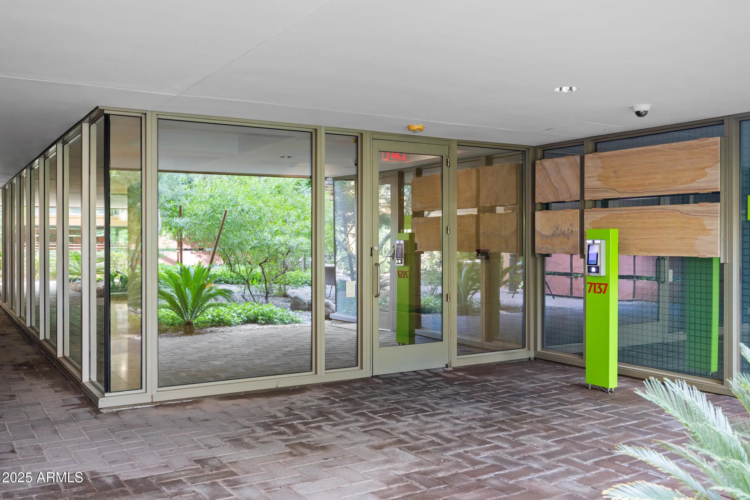 Photo of Listing #6961688