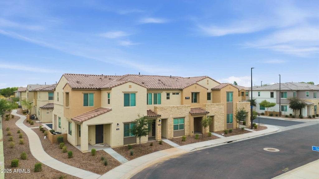 779 E Doral Avenue (unit 102), Gilbert