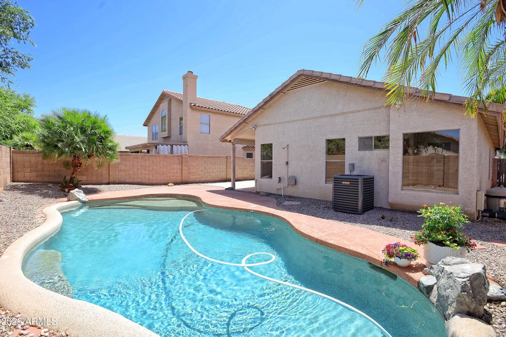 670 E Kyle Drive, Gilbert