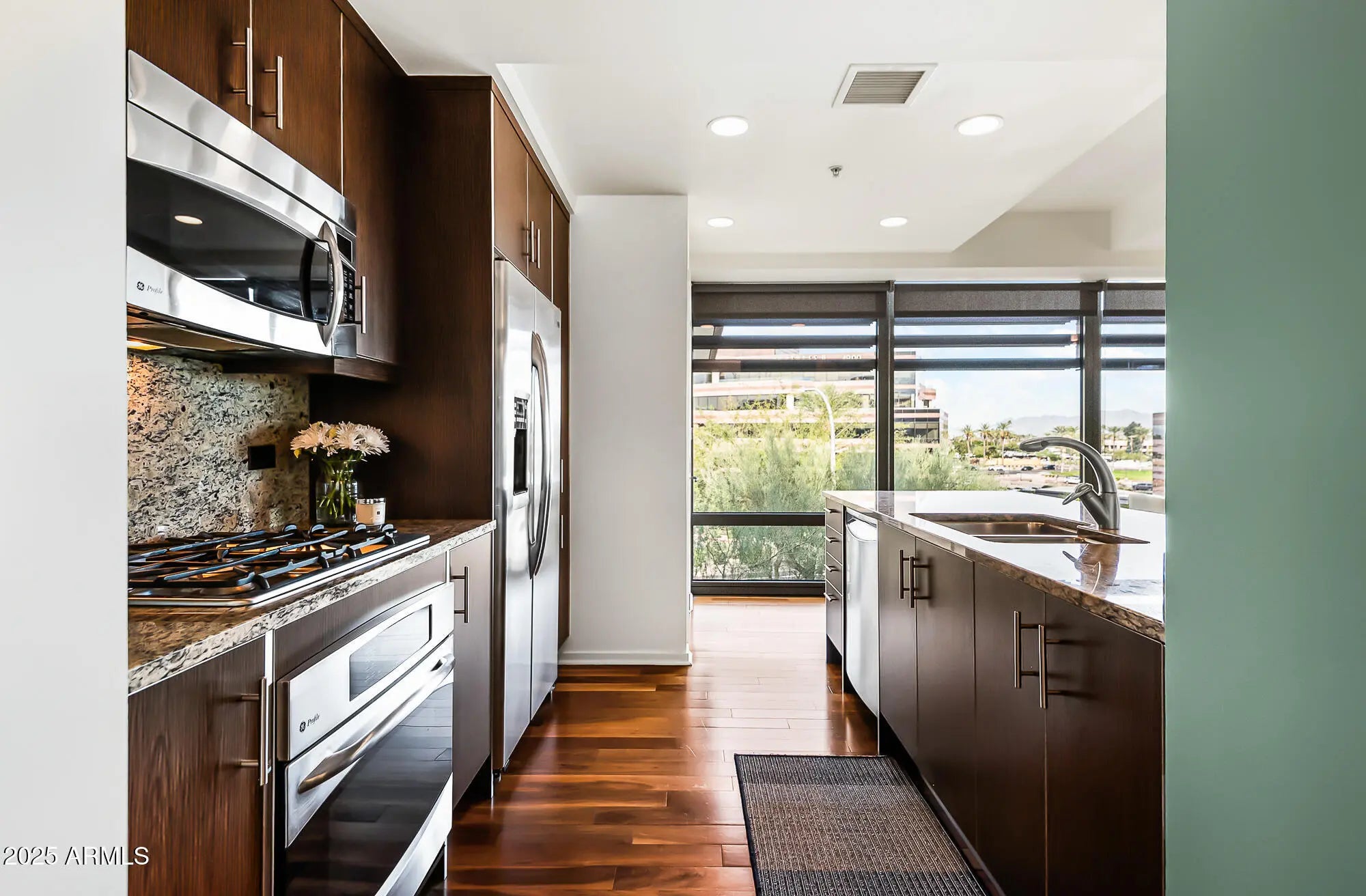 Photo of Listing #6963749