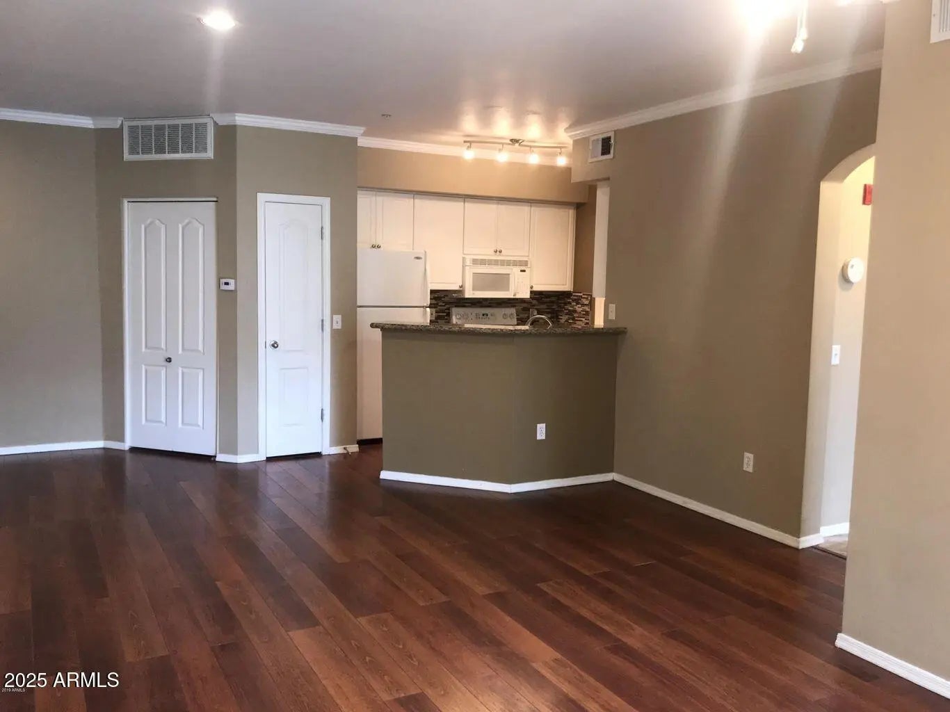 Photo of Listing #6961782