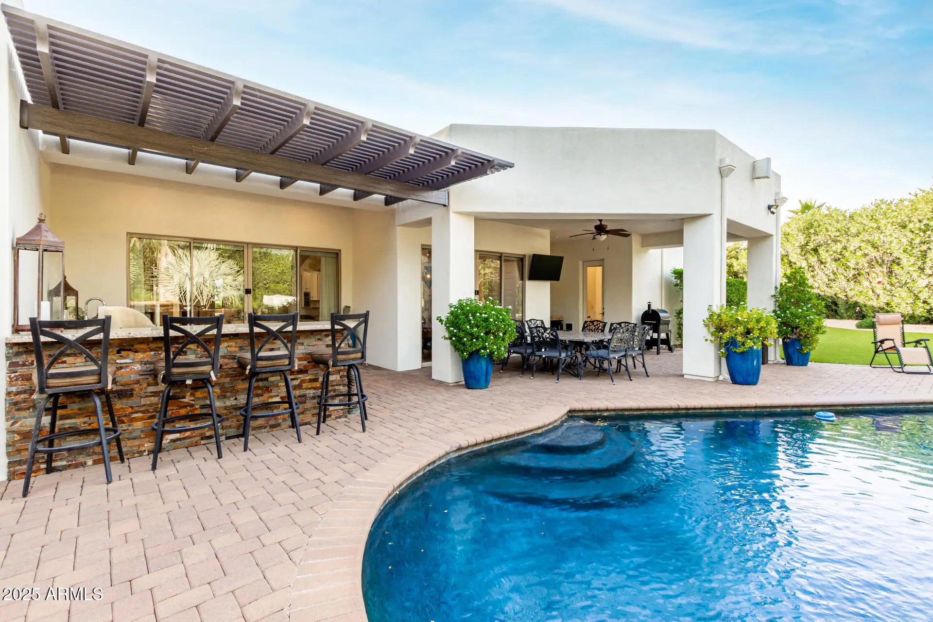 Photo of Listing #6962411