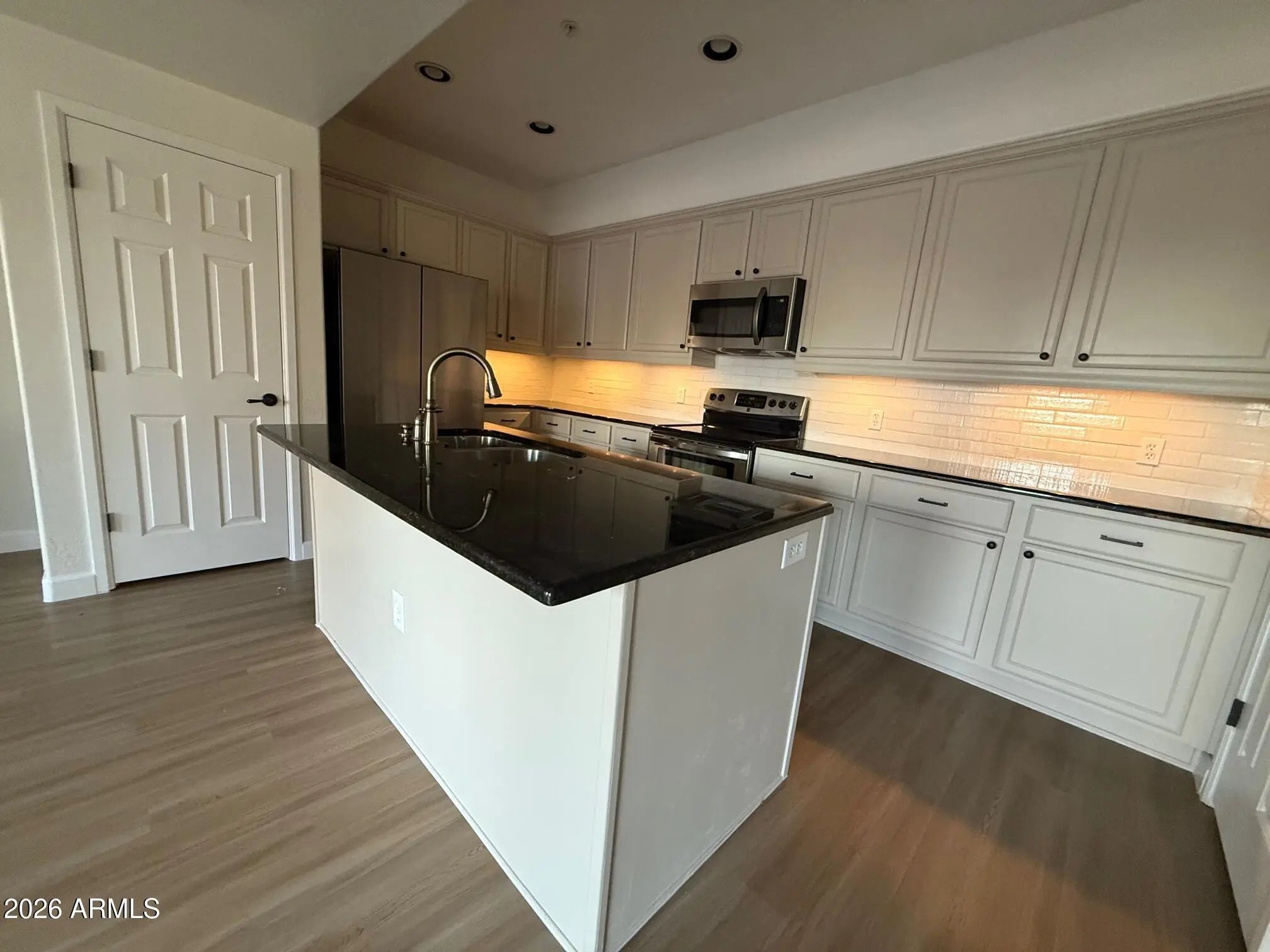 Photo of Listing #6963202