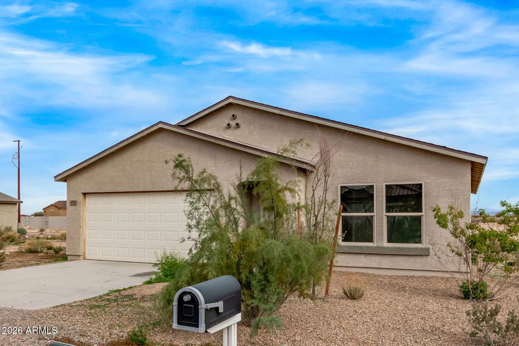 3755 N Mohu Drive, Eloy