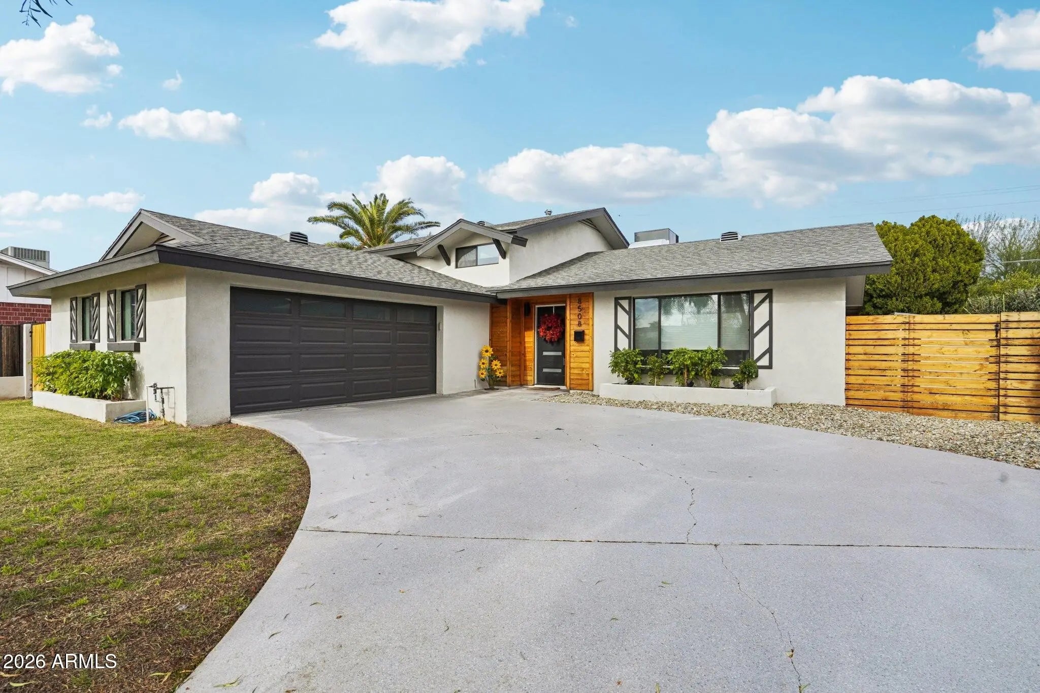 Photo of Listing #6964936