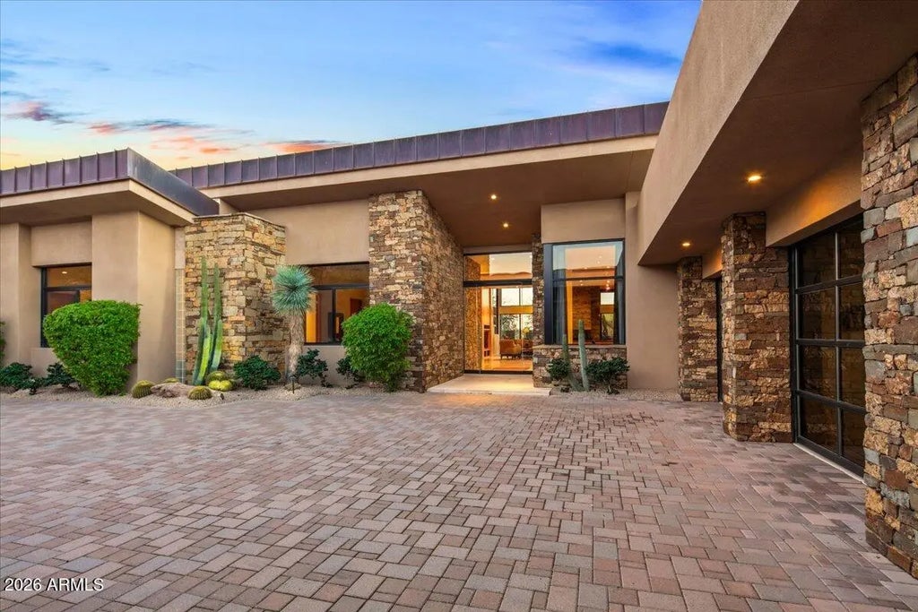 42196 N Chiricahua Pass (unit 297), Scottsdale