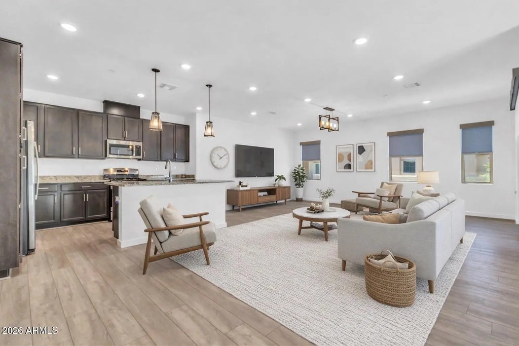 776 E Doral Avenue (unit 202), Gilbert