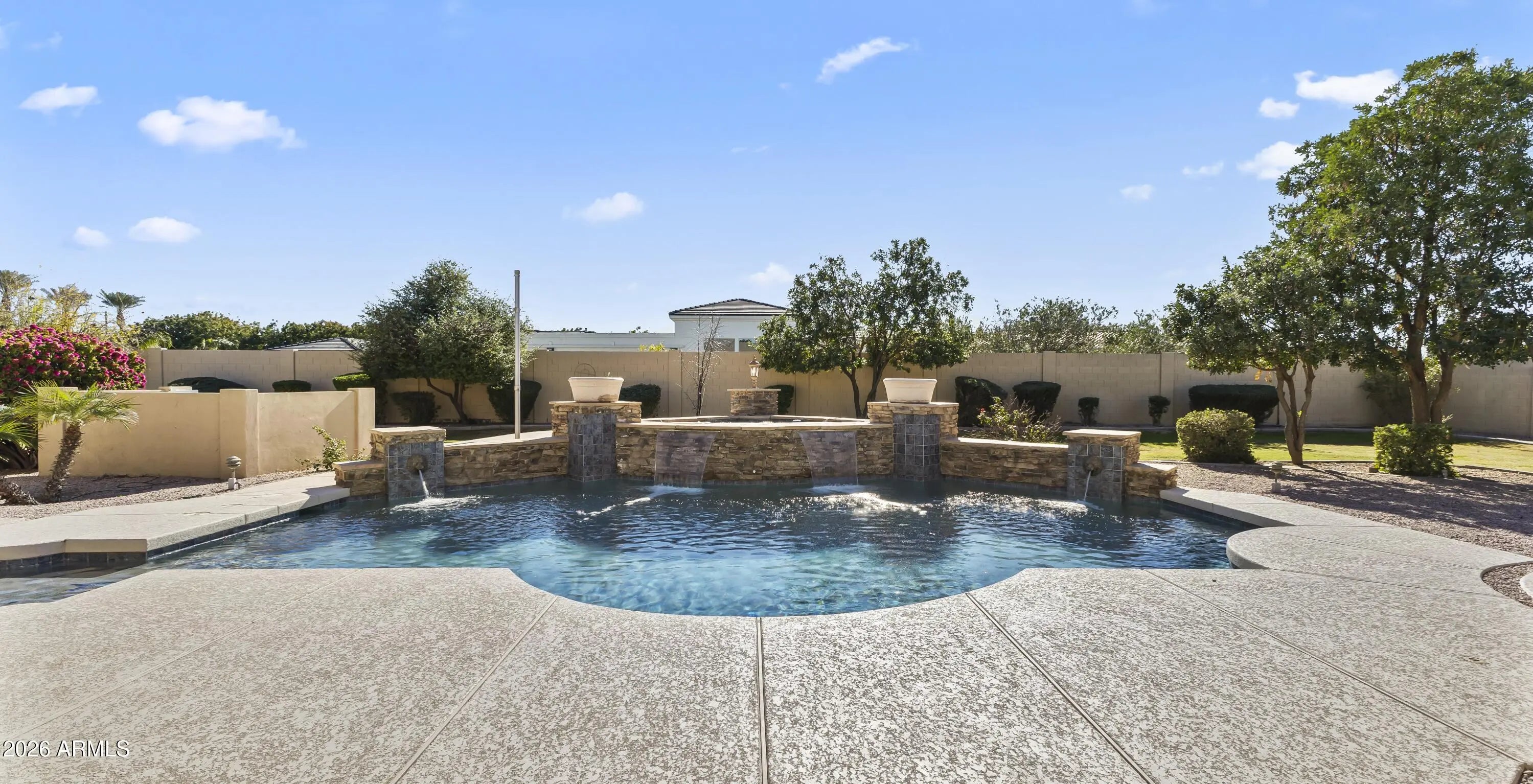 Photo of Listing #6966942