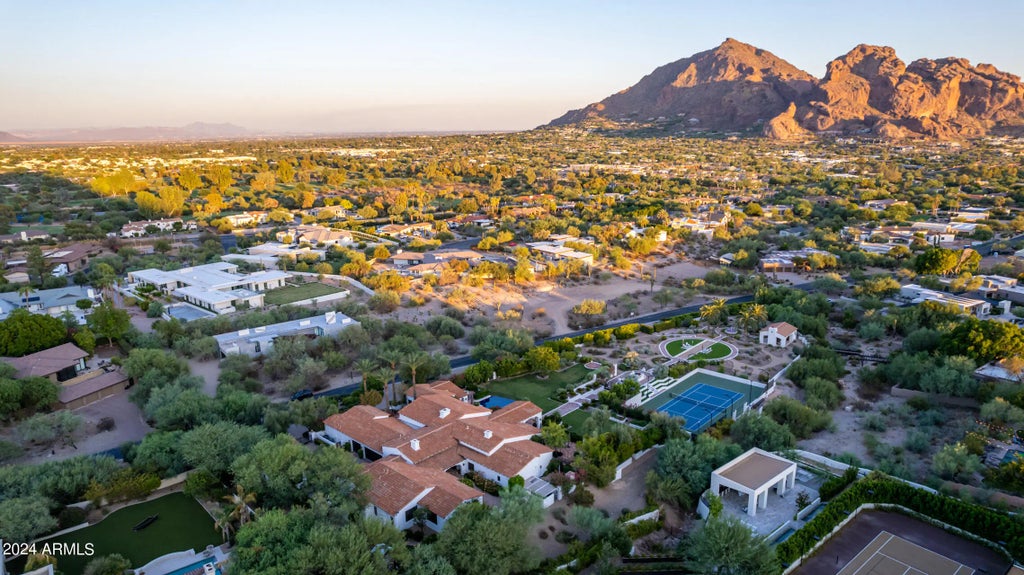 6742 N 48th Street, Paradise Valley