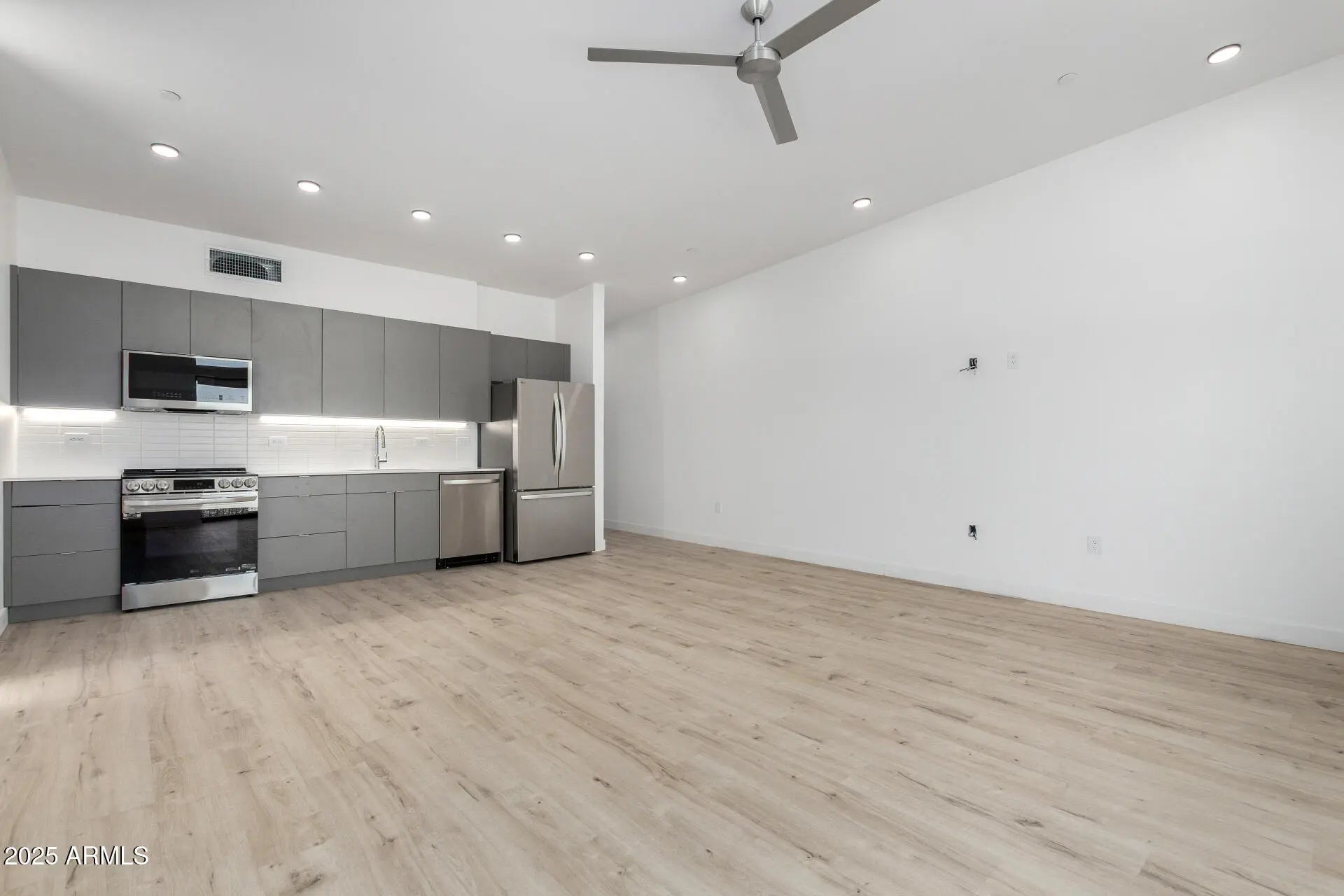 Photo of Listing #6965881