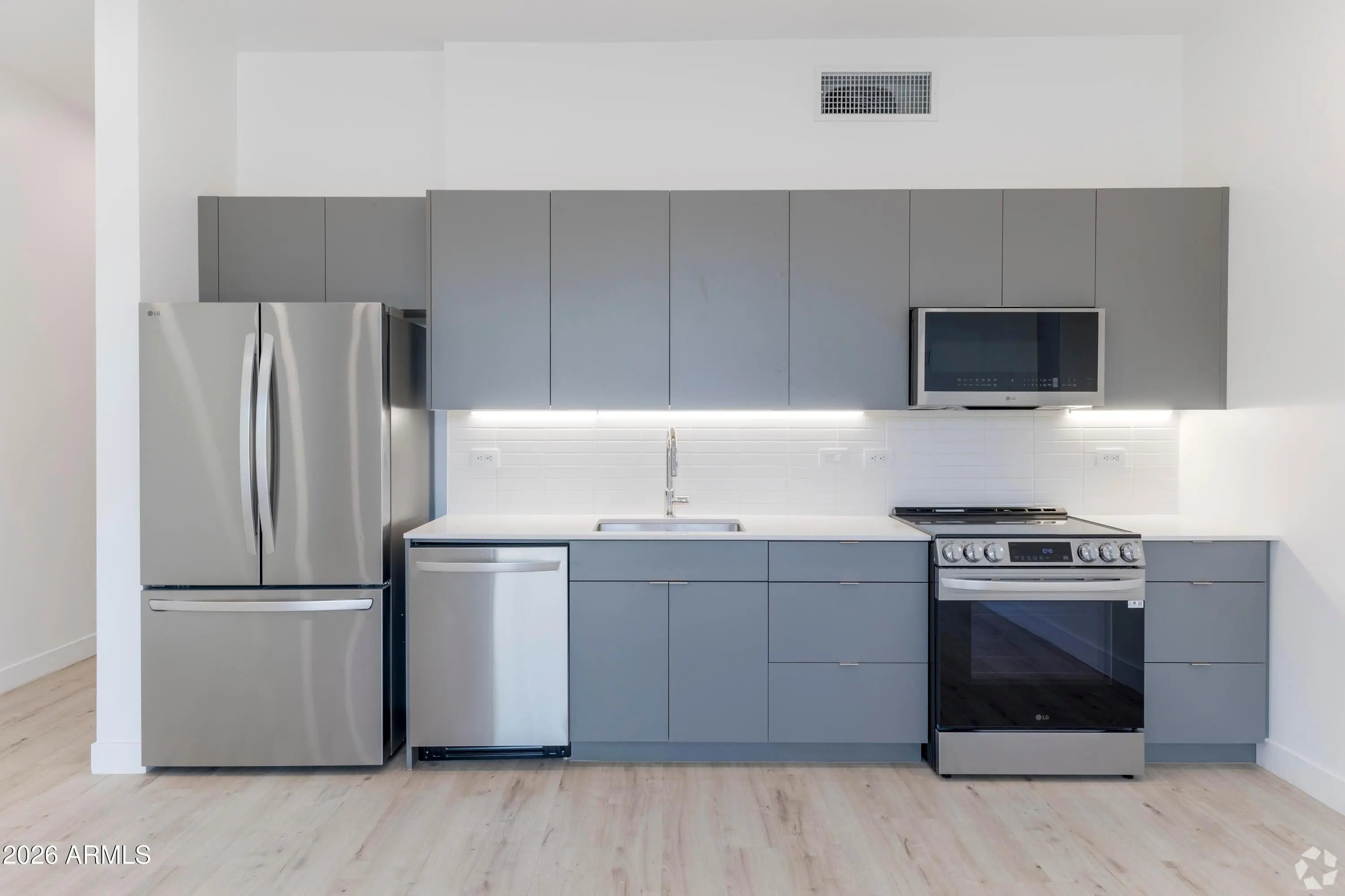 Photo of Listing #6965894