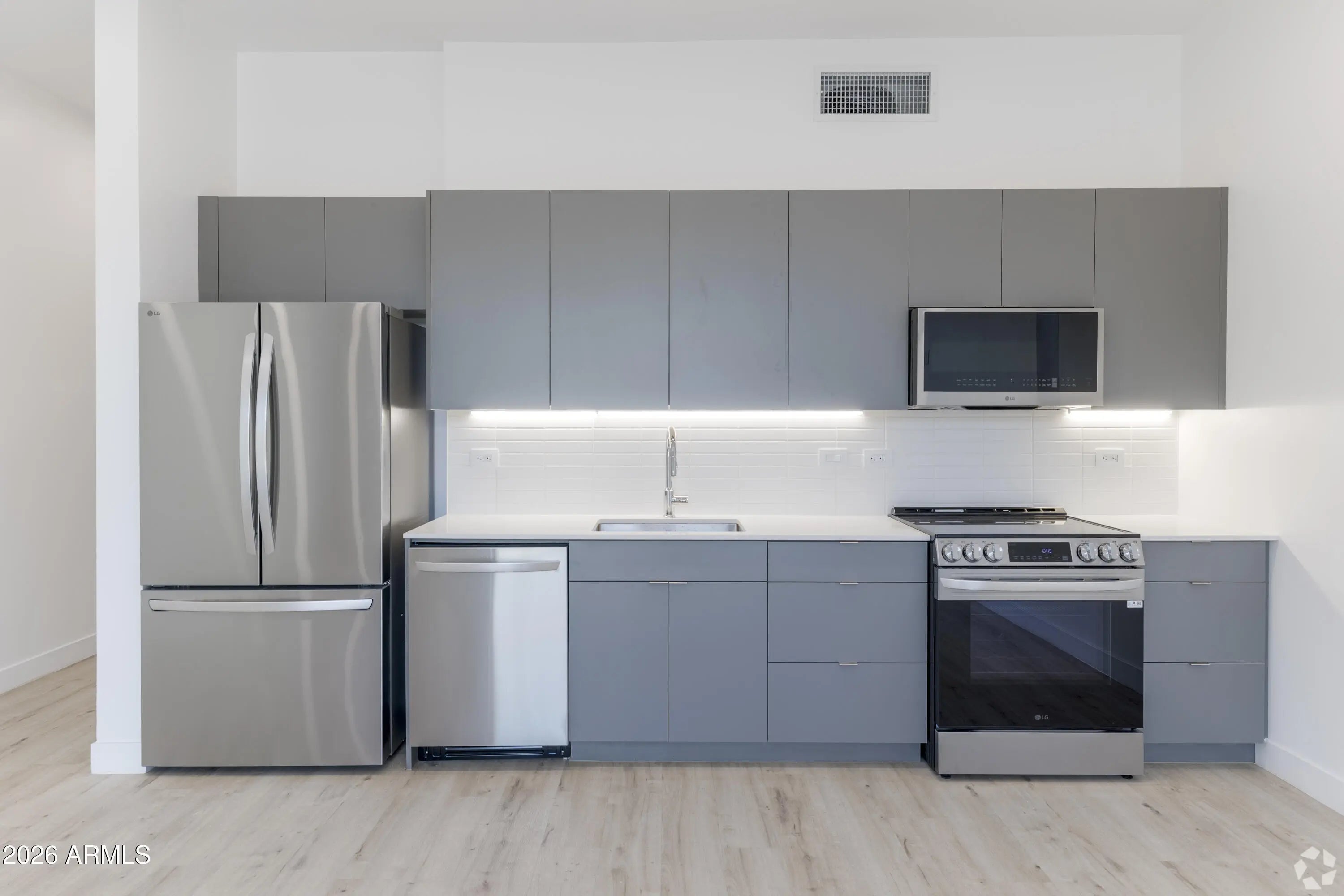 Photo of Listing #6965894