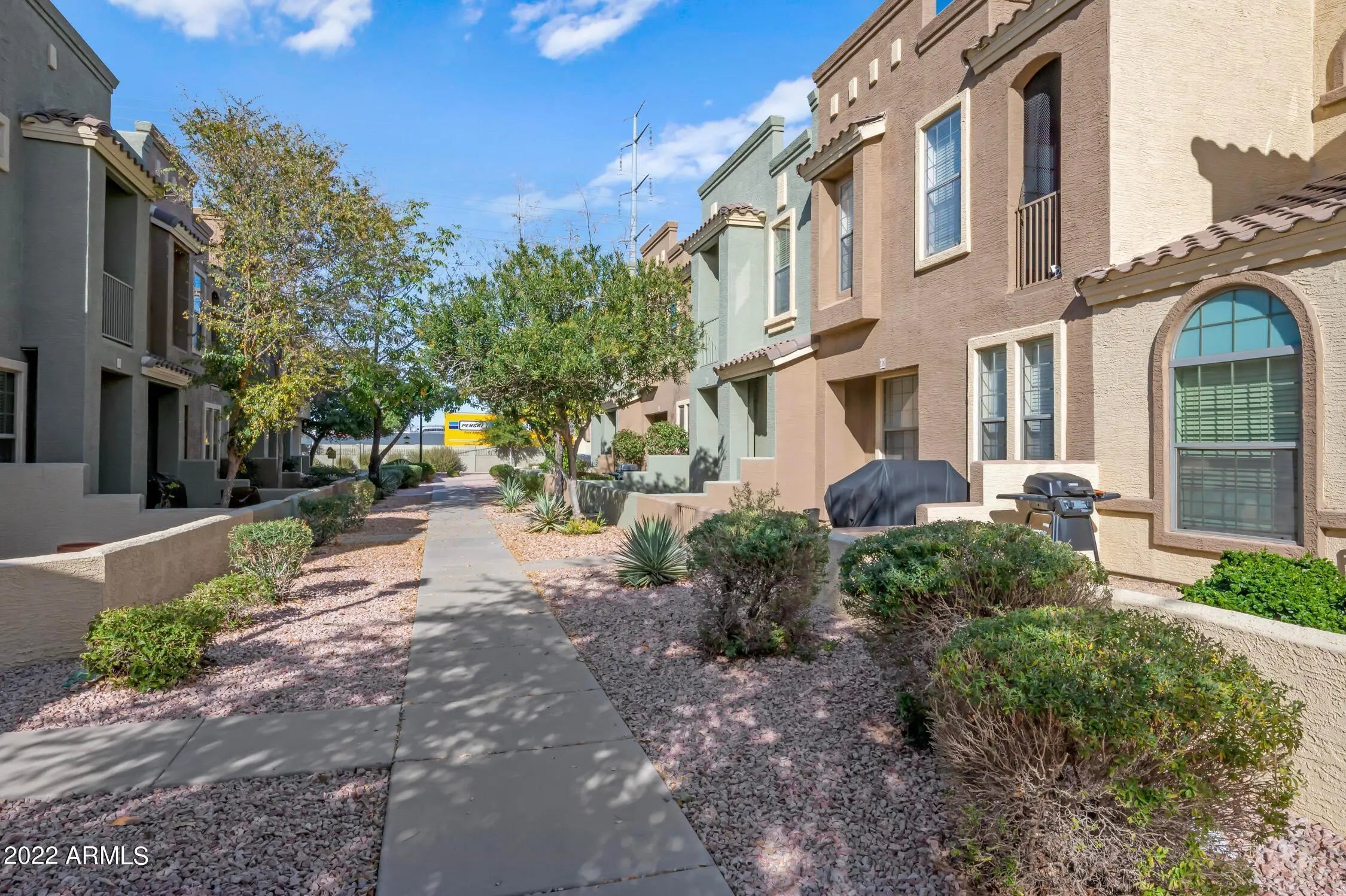 Photo of Listing #6966042