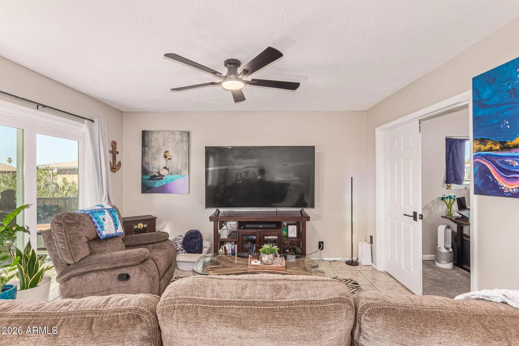 286 W Palomino Drive (unit 104), Chandler