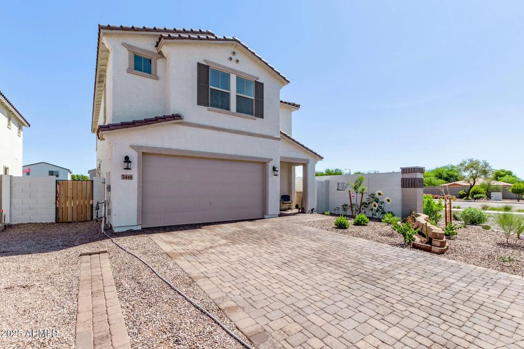 7449 W Peck Drive, Glendale