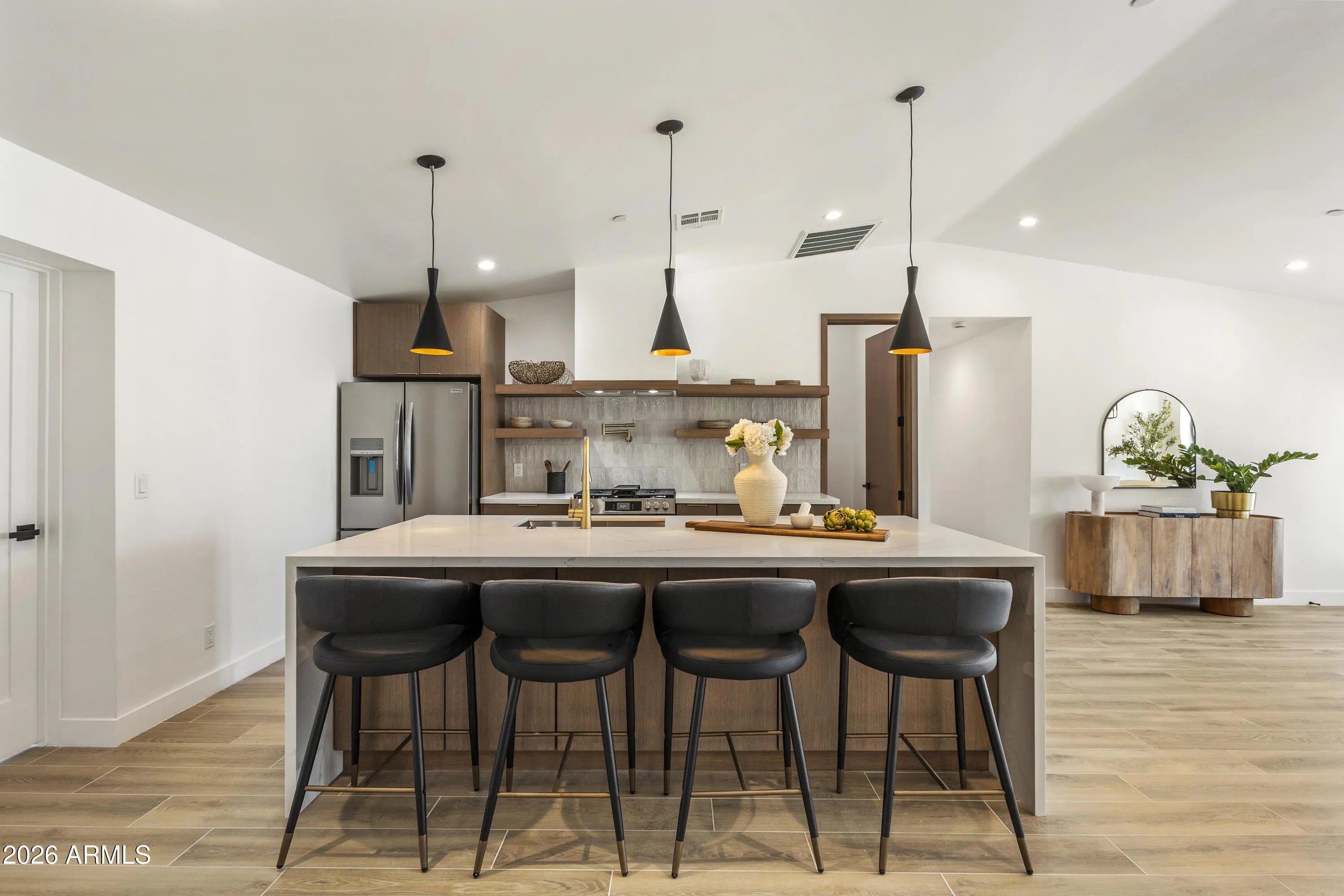 Photo of Listing #6973182