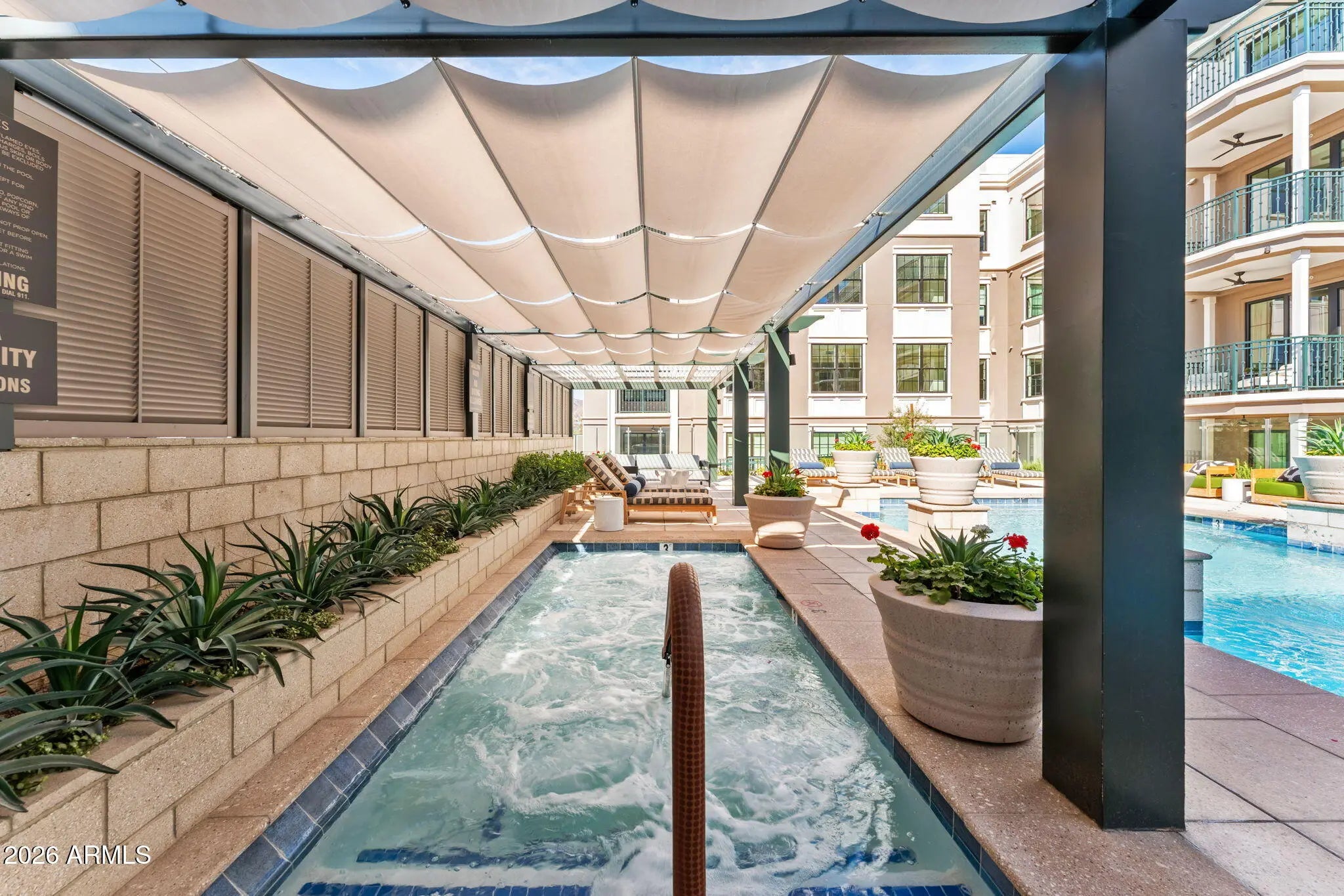 Photo of Listing #6966856