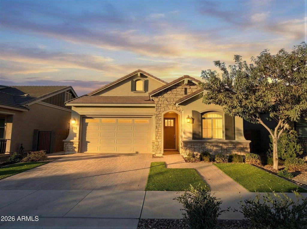 23088 E Carriage Way, Queen Creek