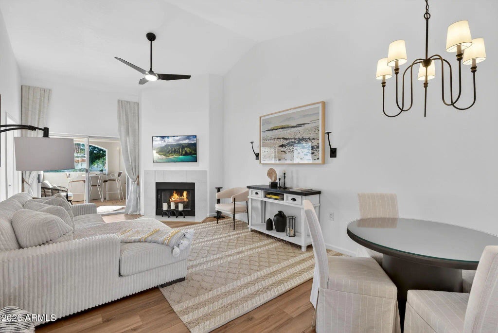 10401 N 52nd Street (unit 230), Paradise Valley