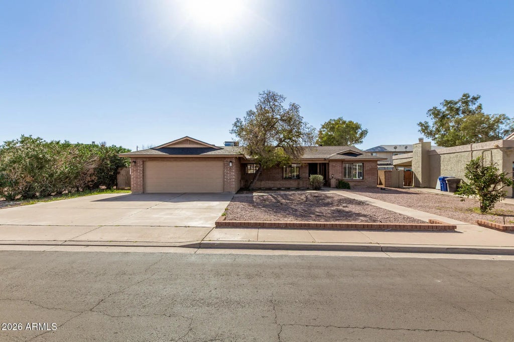 2435 E Kenwood Circle, Mesa
