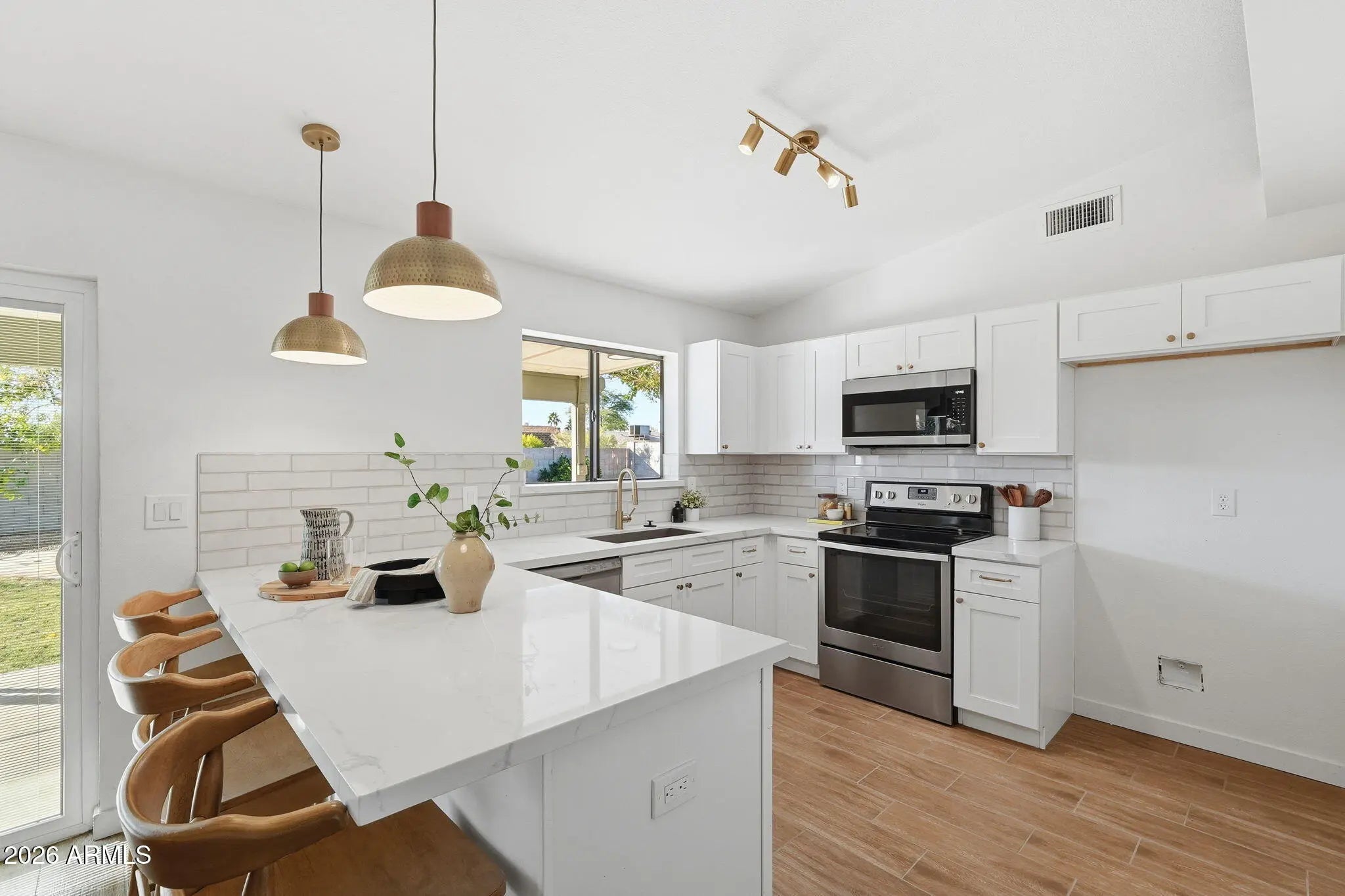 Photo of Listing #6969299