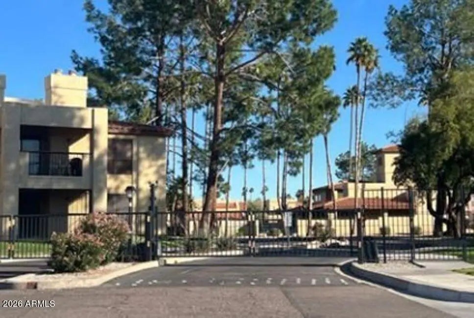 8344 N 21st Drive (unit I211), Phoenix