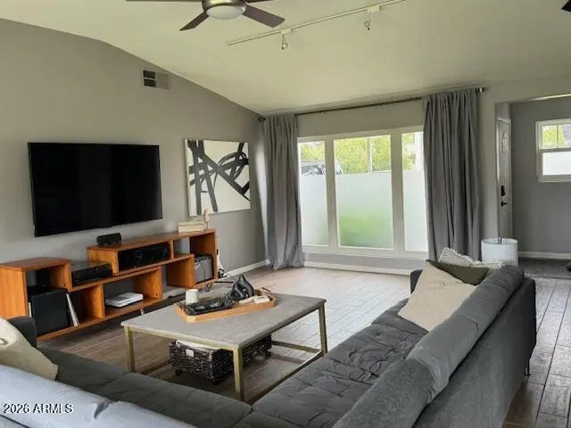 Photo of Listing #6968557