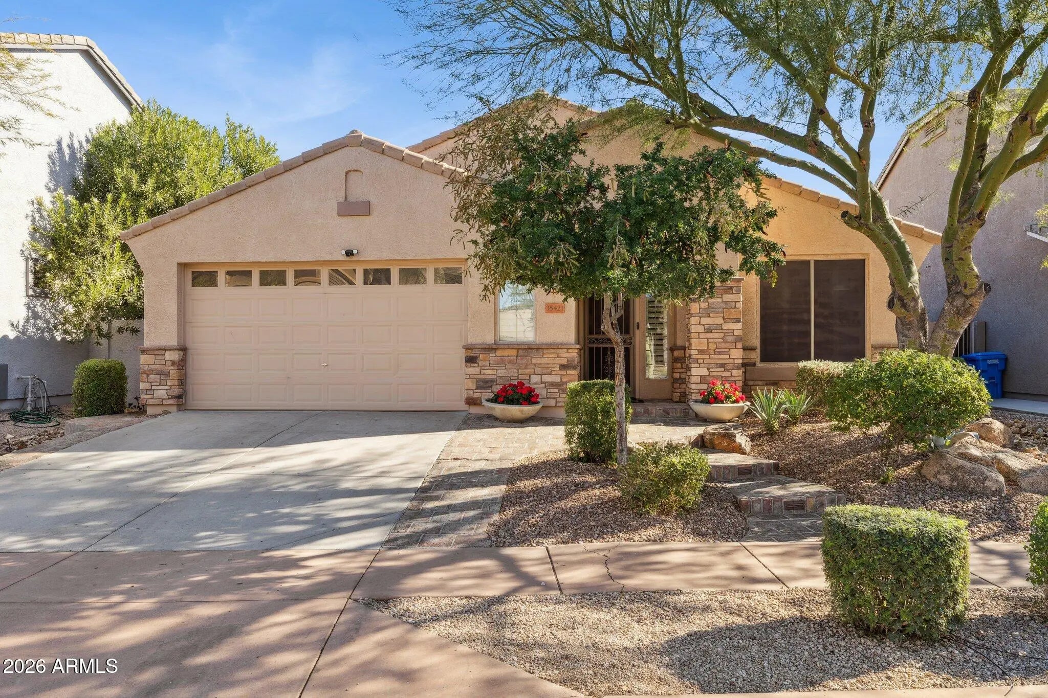 Photo of Listing #6968940