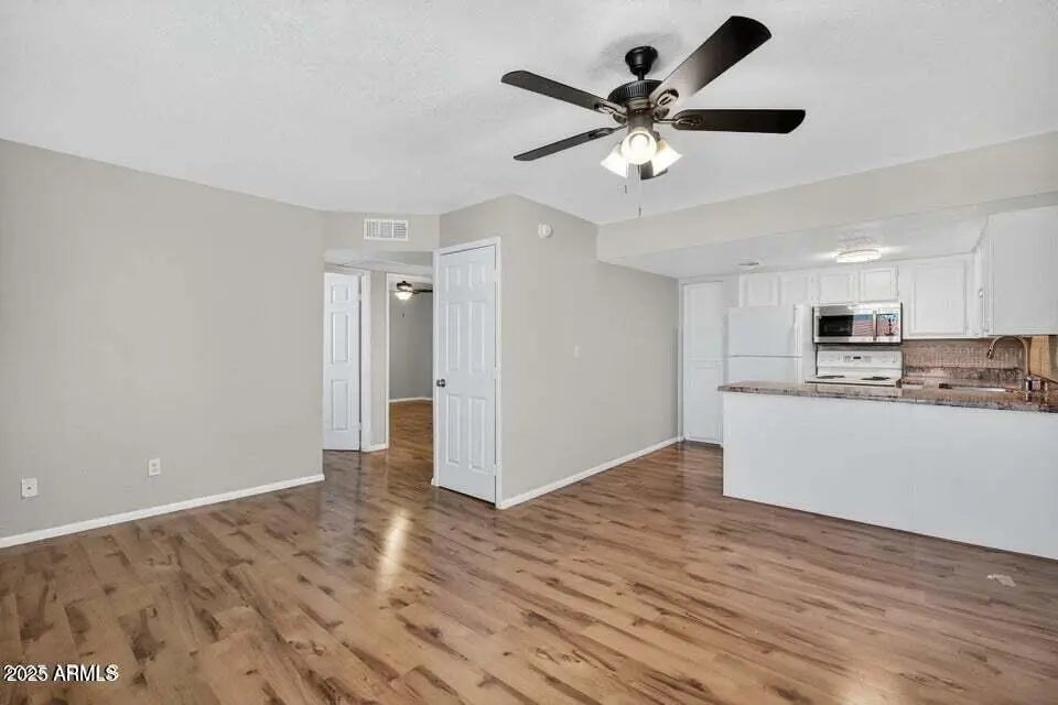 Photo of Listing #6968878