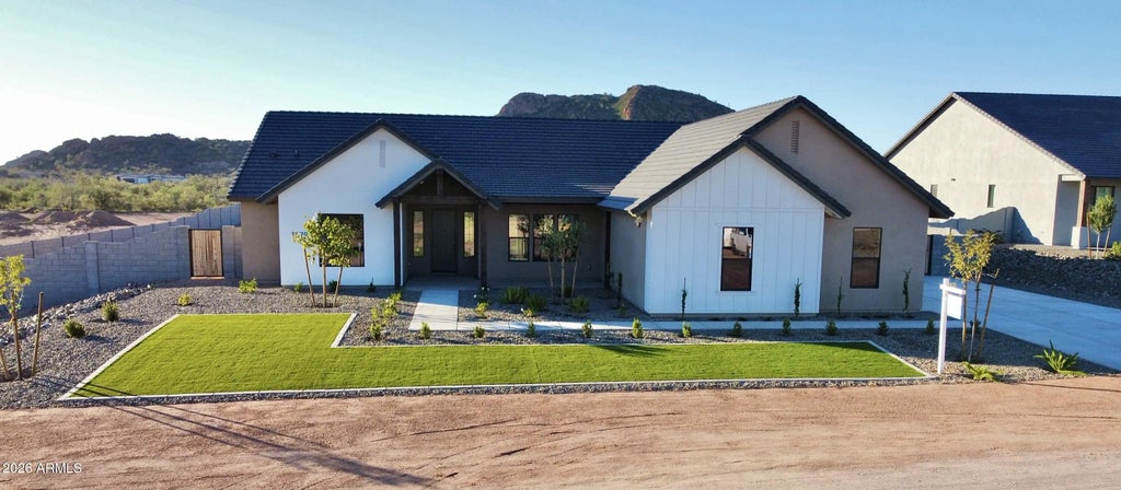 1579 W Lucky Lane, Queen Creek