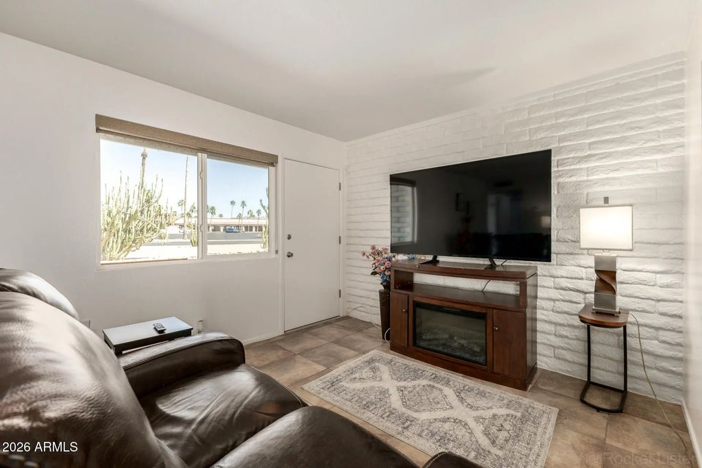 5518 E Lindstrom Lane (unit A1), Mesa