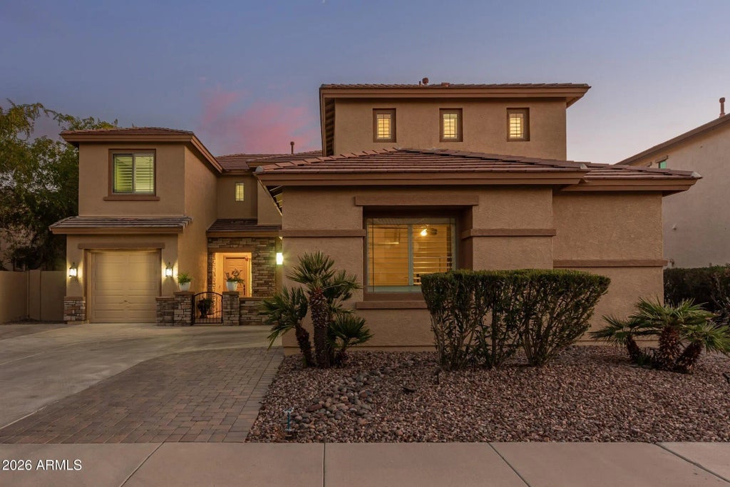 3915 E Aquarius Place, Chandler