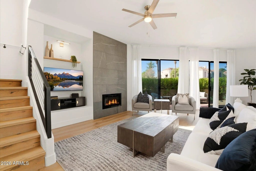 8989 N Gainey Center Drive (unit 101), Scottsdale