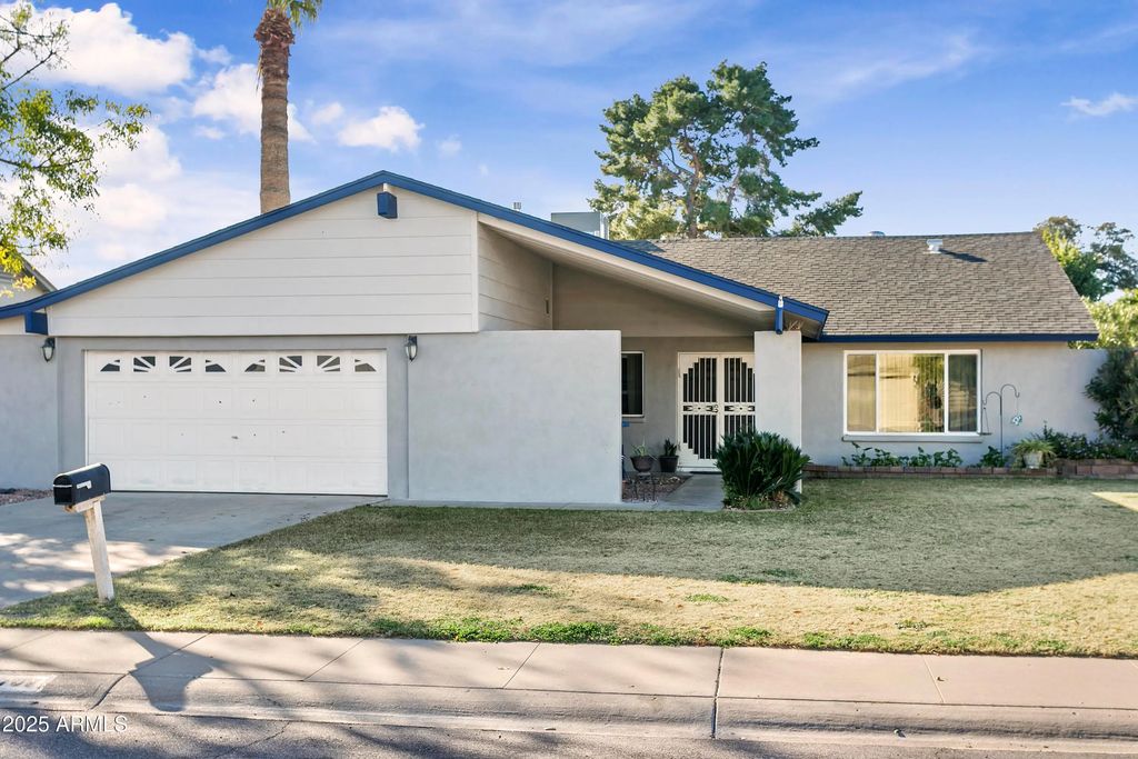 2707 E Louise Drive, Phoenix