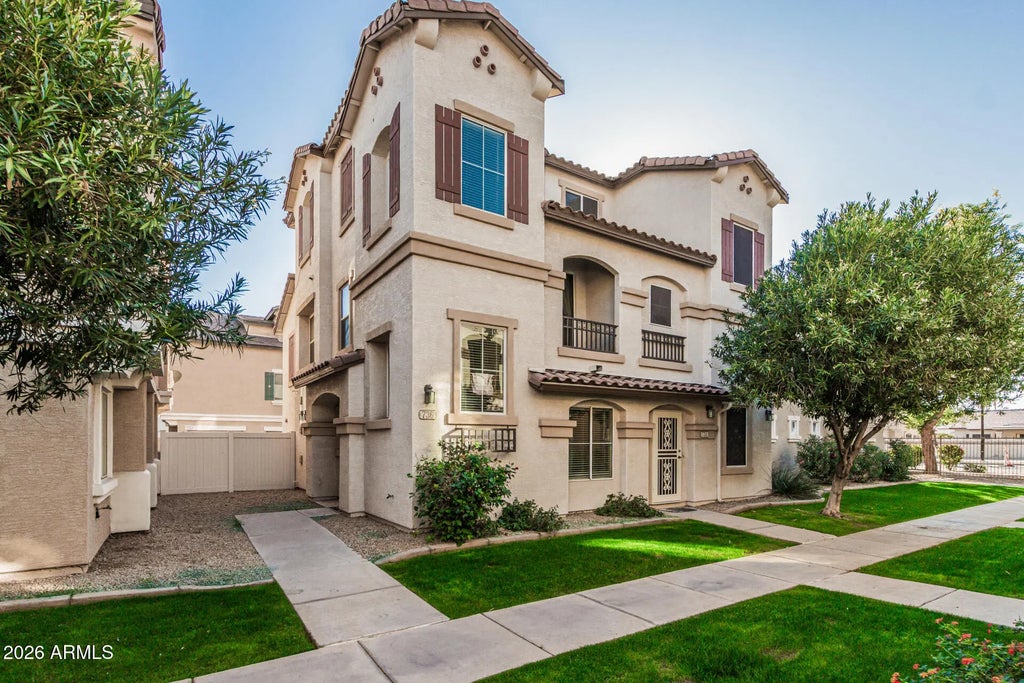 736 N Laguna Drive, Gilbert