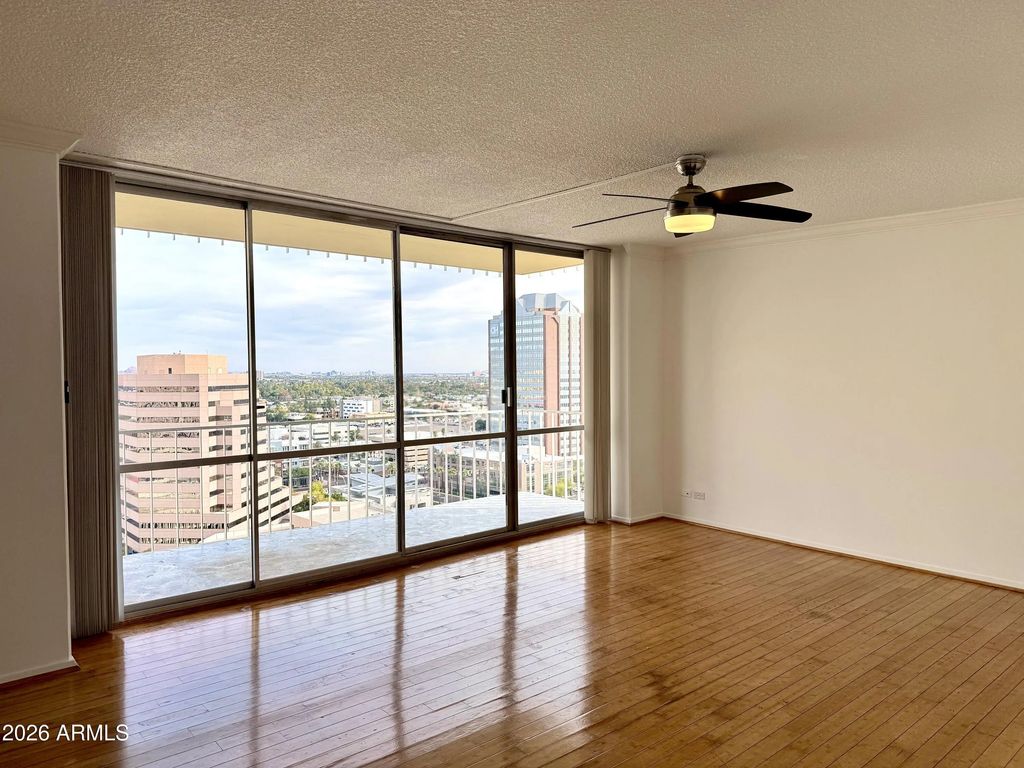 207 W Clarendon Avenue (unit 17g), Phoenix