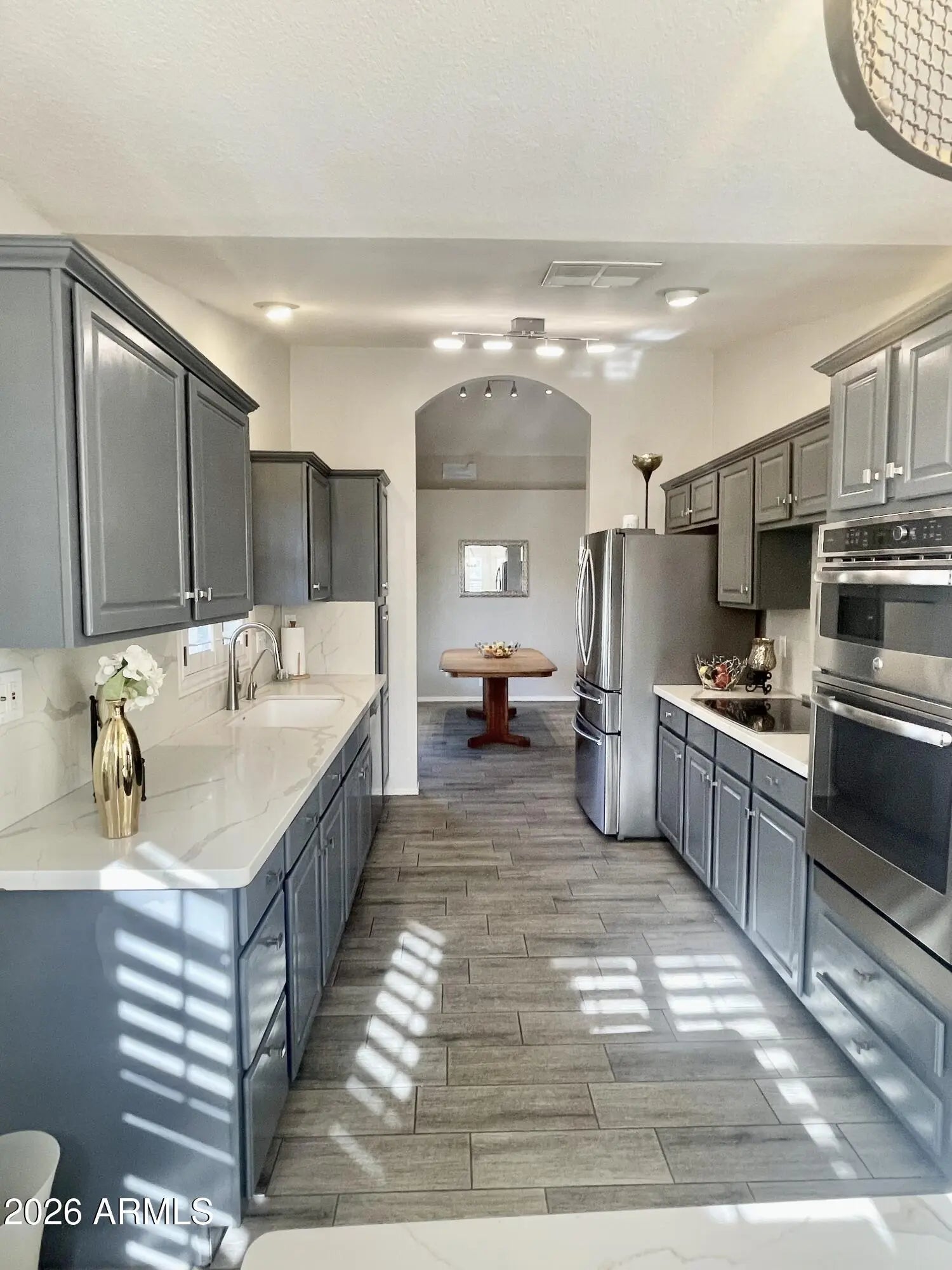 Photo of Listing #6976909