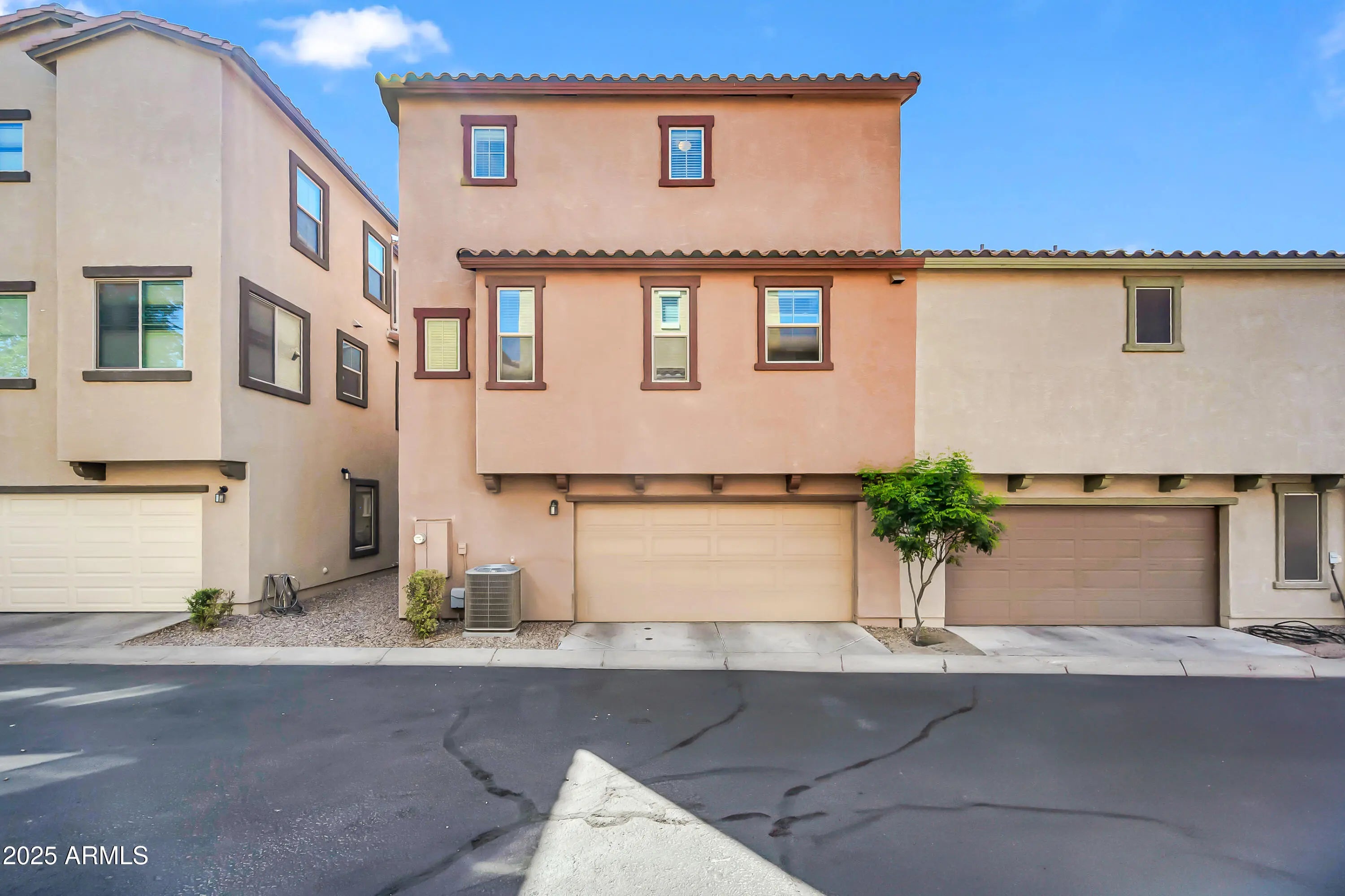 Photo of Listing #6972359