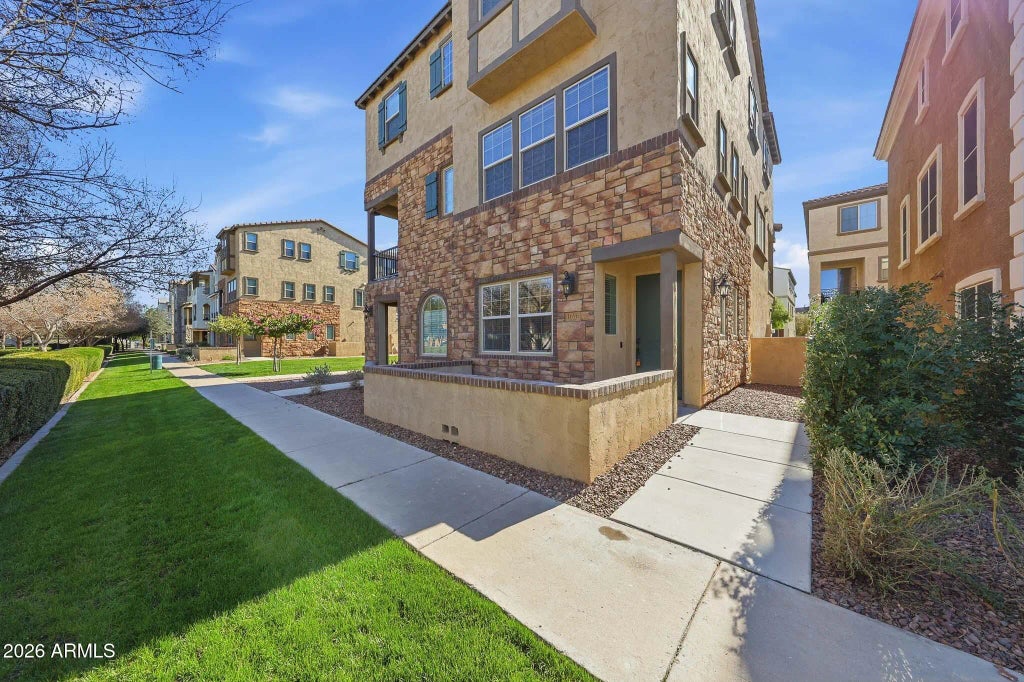 1696 E Bridgeport Parkway, Gilbert