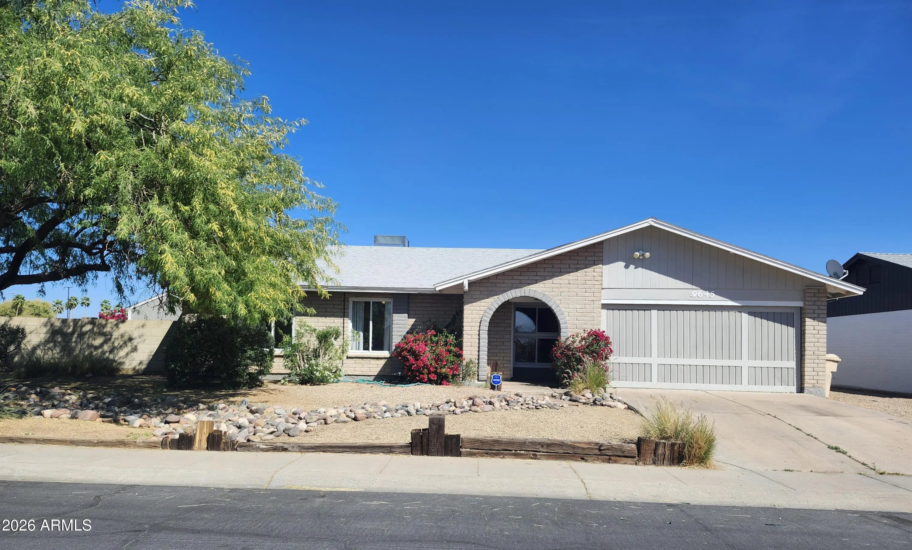 Photo of Listing #7000543