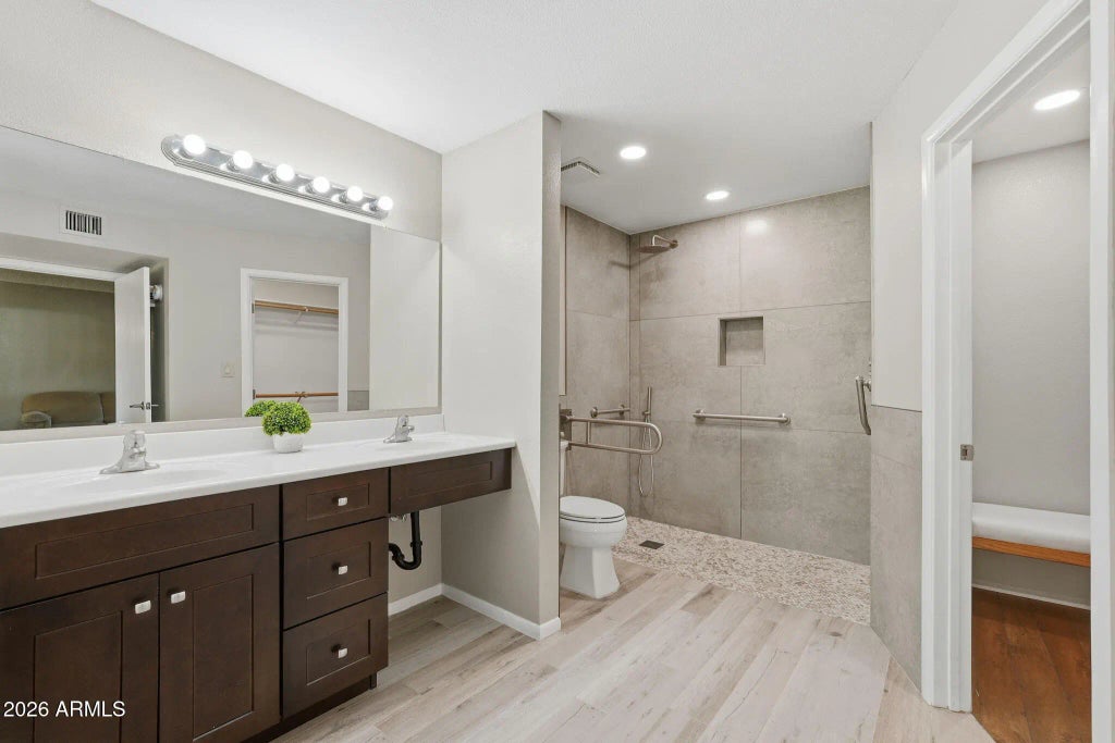 639 S 77th Street, Mesa