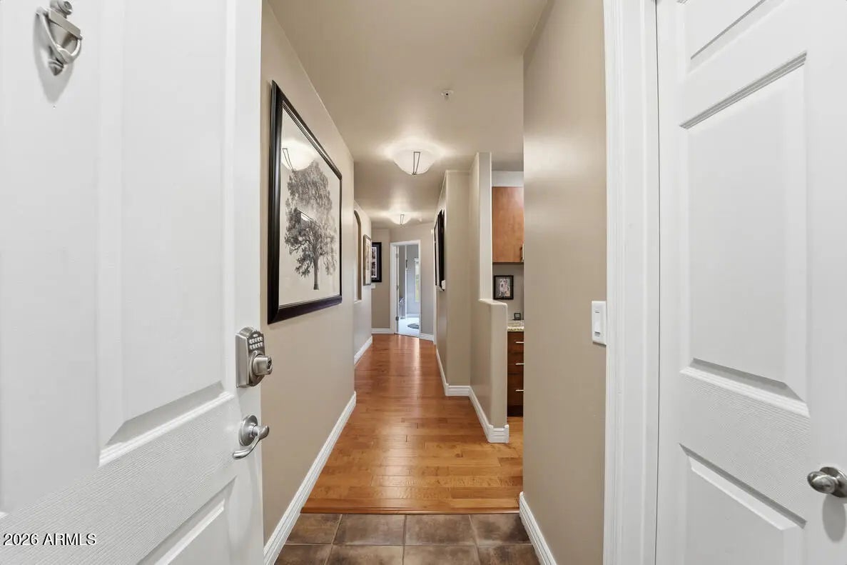 Photo of Listing #6974101