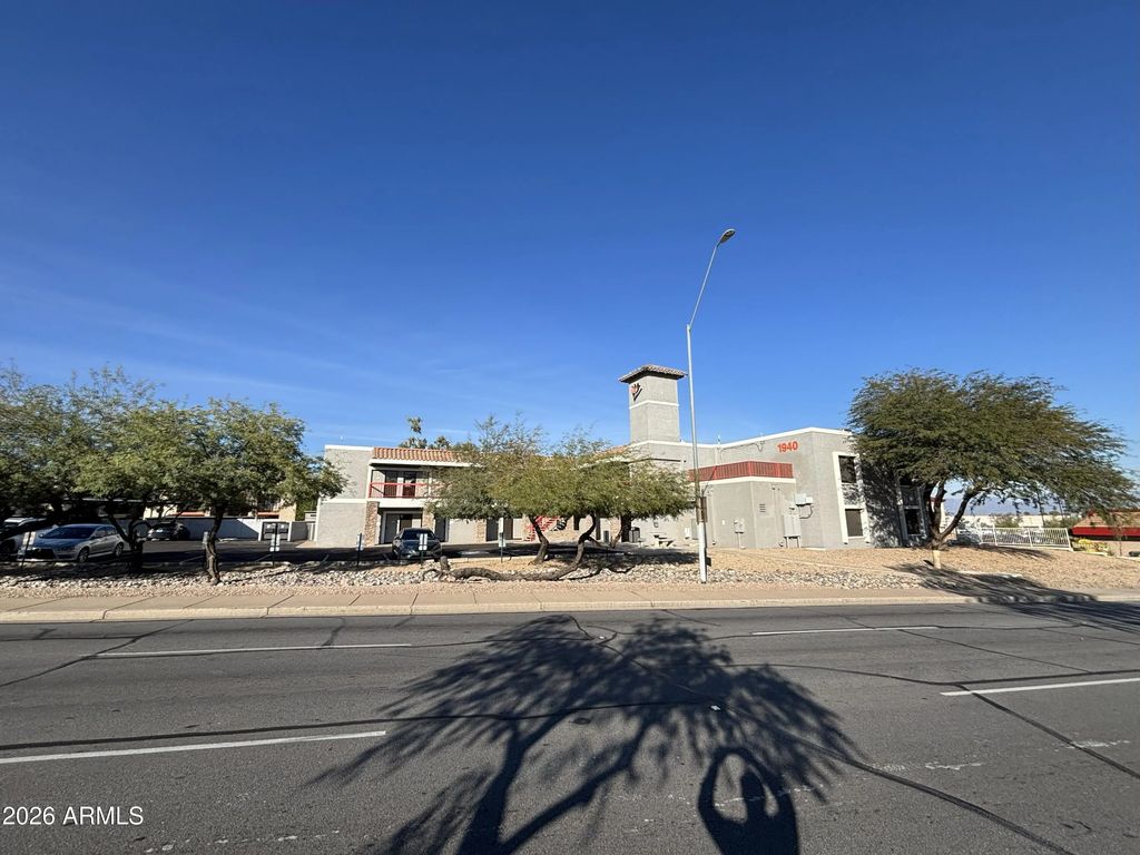 1940 E Thunderbird Road, Phoenix